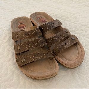 Earth spirit Gelron brown leather sandals